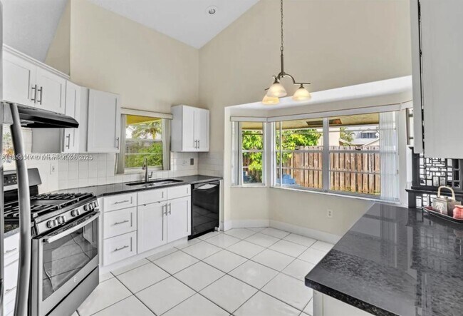 Foto del edificio - 12265 NW 32nd Manor