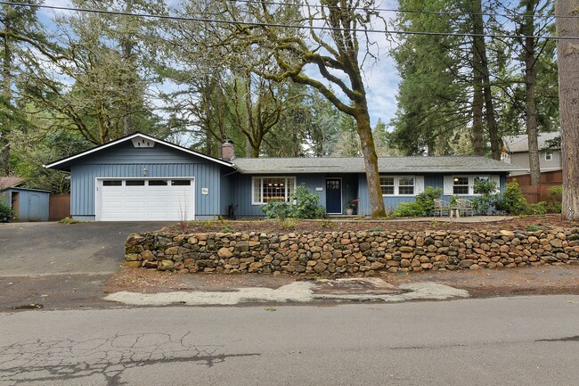 Foto del edificio - Quaint Remodeled Ranch in Lake Oswego