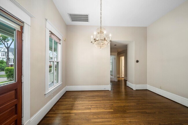 Foto del edificio - 1651 Cortlandt St