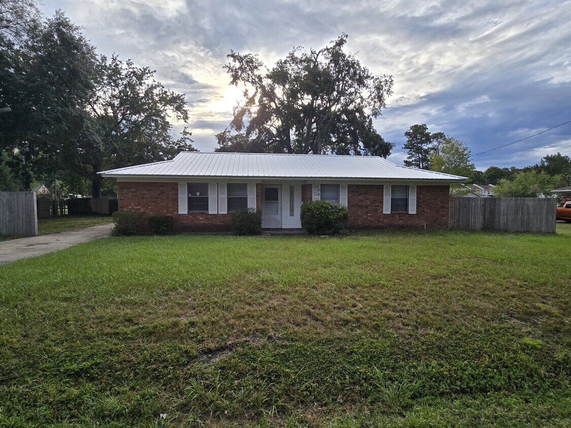 Foto principal - 408 S Orange Edwards Blvd
