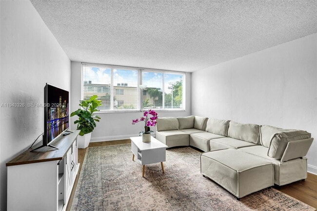 Building Photo - 9125 SW 77th Ave