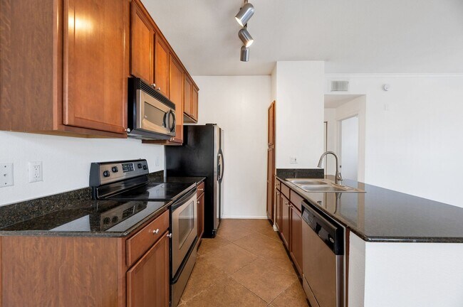 Foto del edificio - Upgraded first-floor condo in the sought-after Plaza Residences in Scottsdale!