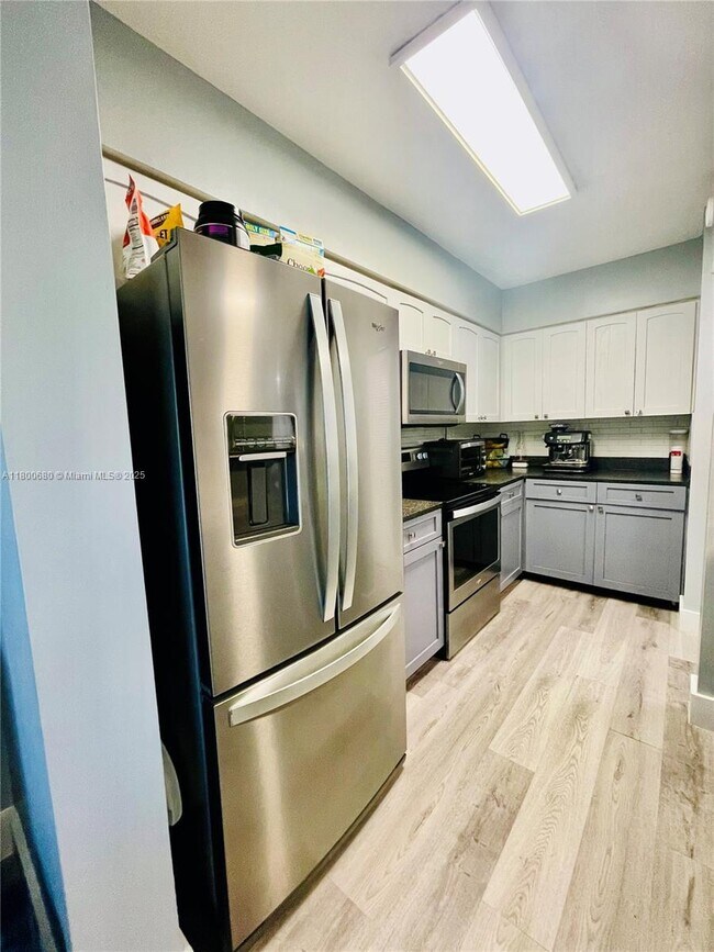 Foto del edificio - 8130 NW 15th Manor