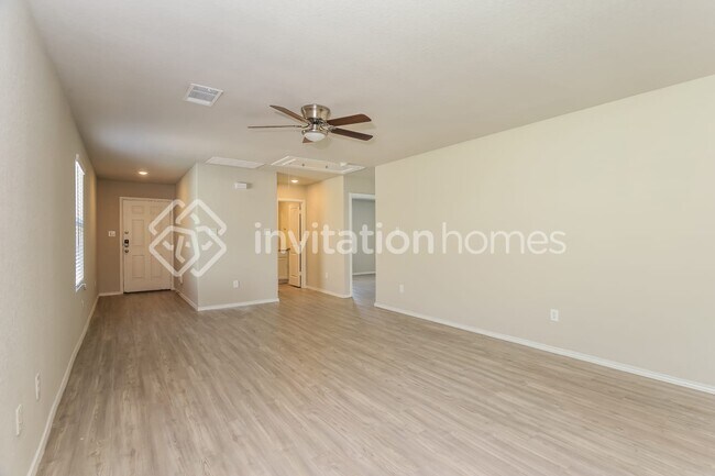 Building Photo - 4148 Waterfall Cv