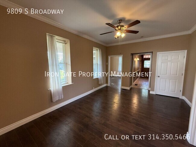 Foto del edificio - 9809 S Broadway