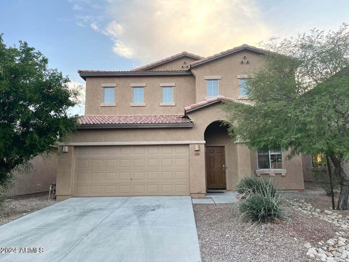 Primary Photo - 41120 N Hudson Trail