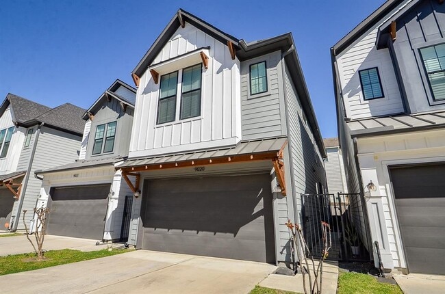 Building Photo - 9020 Wellspring Dr