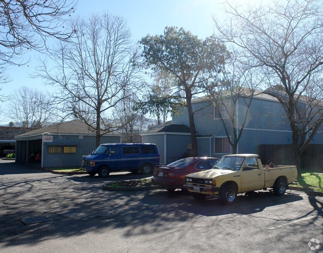Building Photo - 2356-2380 Corby Ave