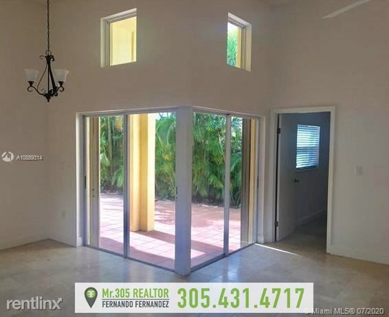 Foto del edificio - 3 br, 2 bath House - 8902 SW 4th Ln