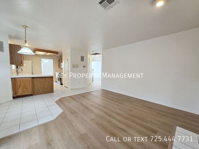 Foto del edificio - GORGEOUS 4 BEDROOM TWO-STORY IN SUMMERLIN ...