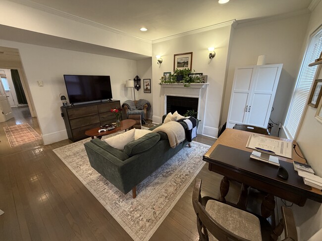 Foto del edificio - 1404 Beacon St