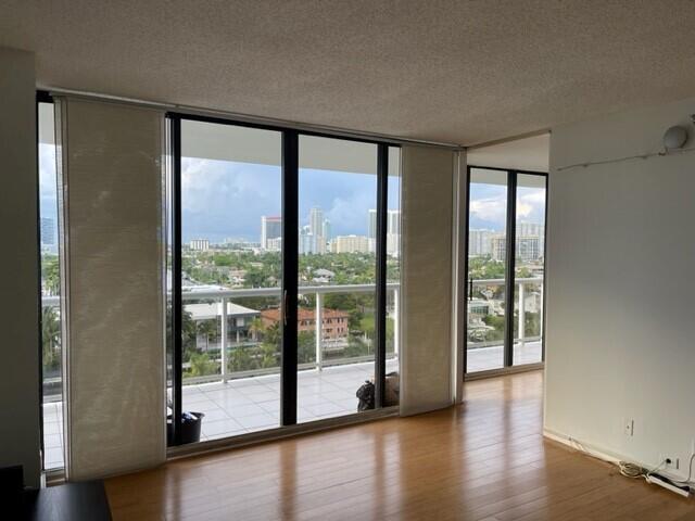 Foto del edificio - 3640 Yacht Club Dr