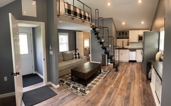 Photo - 999 US-4 House