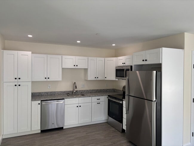 Building Photo - 725-727 Central Ave