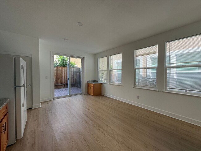 Building Photo - Spacious 4BD/4BA Single Family Home in Prime Santa Clara Location Near Apple Campus & Santa Clara...