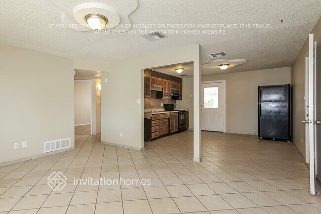 Building Photo - 4651 N 79th Dr