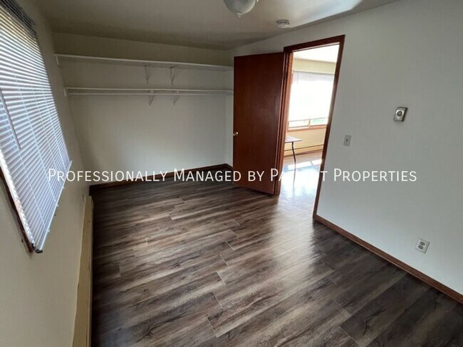 Foto del edificio - 1722 Onsgard Rd