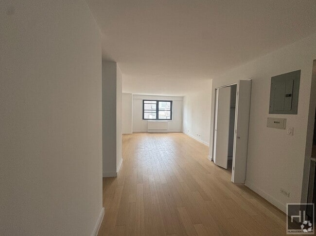 Building Photo - East 39th Street