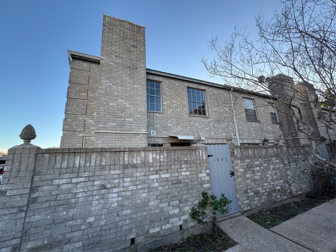 Foto principal - 7400 Bellerive Dr