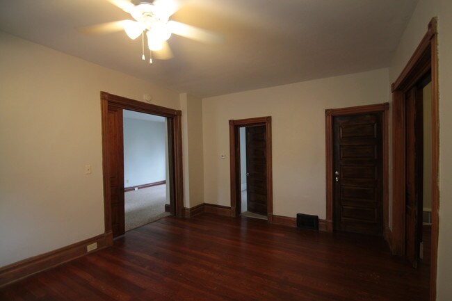 Building Photo - 556 Lafayette Ave SE