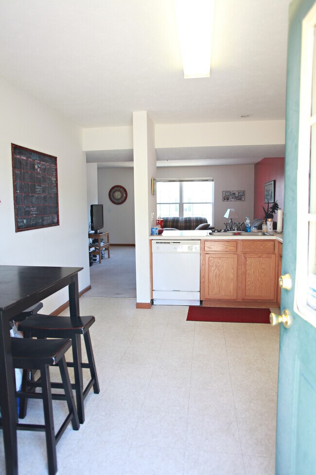 132 S Kendall Ave, Kalamazoo, MI 49006 Townhome Rentals in Kalamazoo