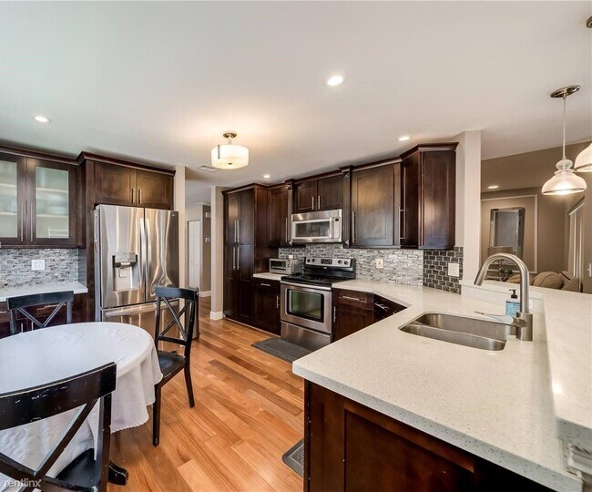 Foto del edificio - 3 br, 2 bath House - 12742 Southwest 20th ...