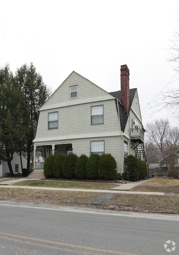 Building Photo - 104 Appleton Ave