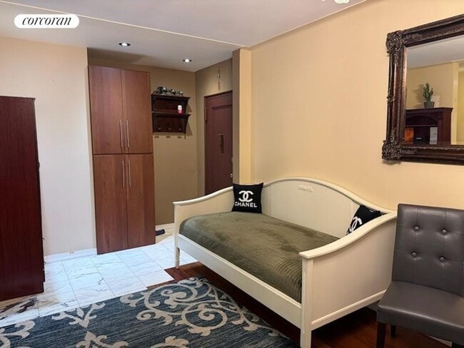 Foto del edificio - 325 E 77th St