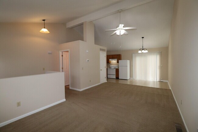 Foto del edificio - 238 Lakeview Dr