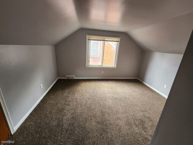 Building Photo - 3 br, 1 bath House - 13994 Rutherford St