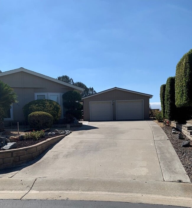 Building Photo - Gated 55+ Community Large Home with Views!