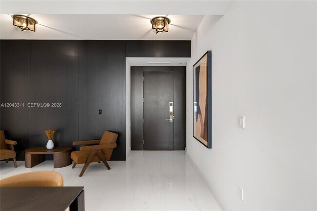 Foto del edificio - 300 Biscayne Blvd Way
