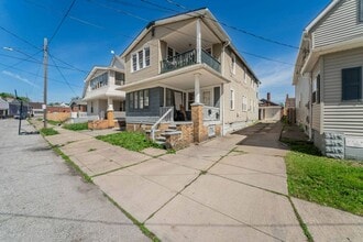 Building Photo - 3402 Roehl Ave