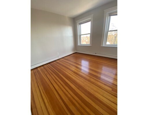 Building Photo - 16 Newhall St