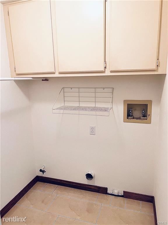 Building Photo - 3 br, 2.5 bath House - 17 Pastora