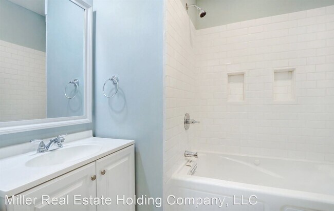 Foto del edificio - 3 br, 1 bath House - 634 East 36th St