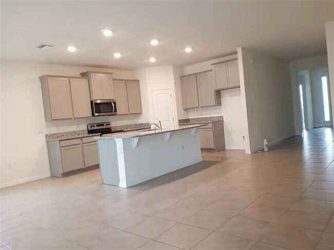 Foto del edificio - 13372 Golden Lime Ave