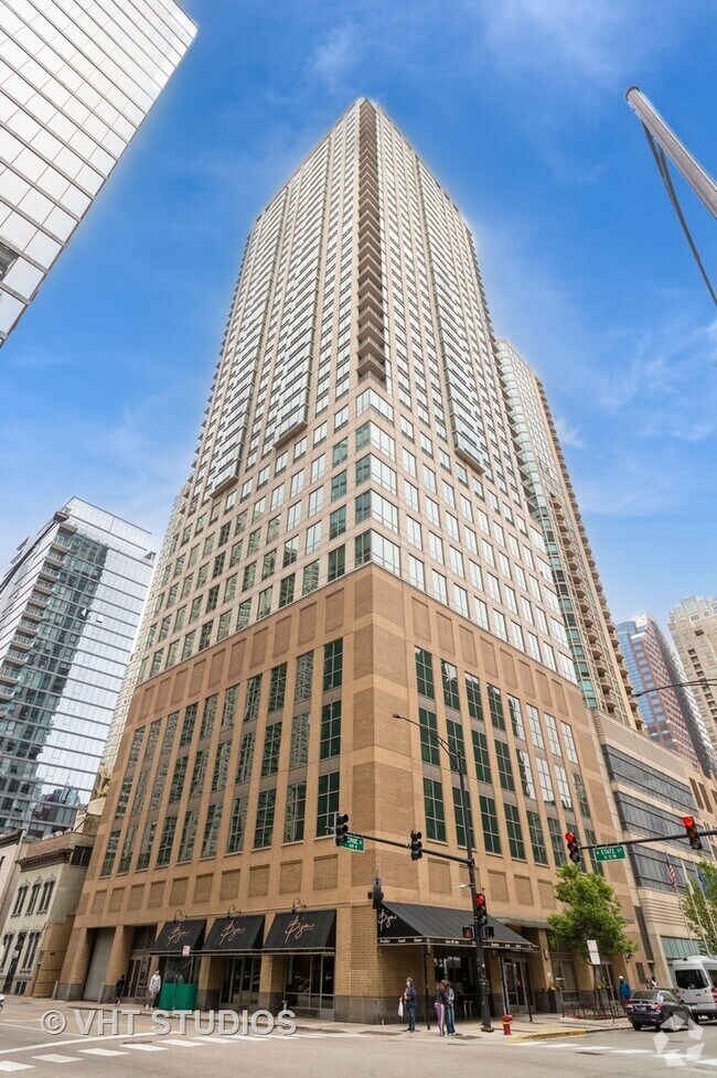 Building Photo - 2 E Erie St