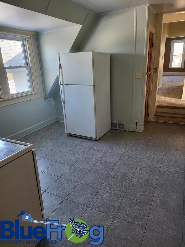 Building Photo - 303 E Doty Ave