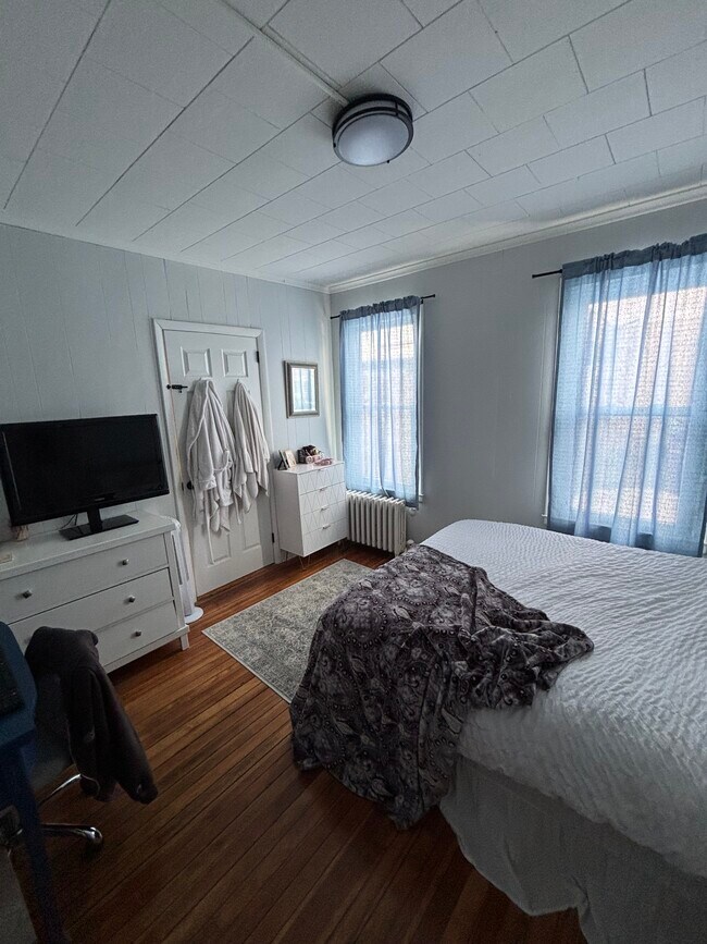 Foto del edificio - 451 New Park Ave