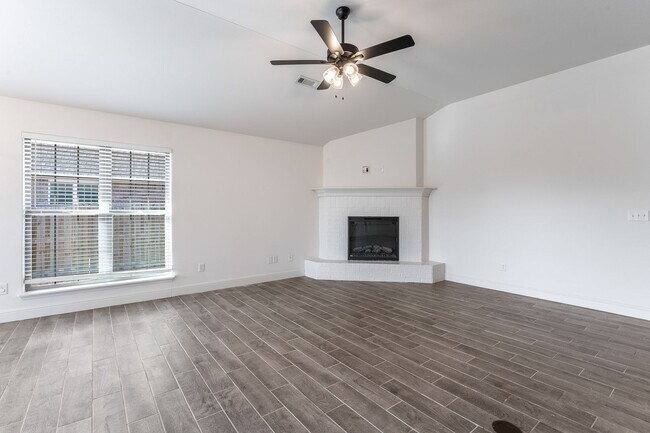 Building Photo - This home truly combines comfort, style, and convenience