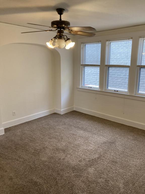 Foto del edificio - 3045 N. Bartlett Ave