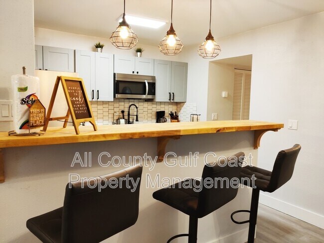 Foto del edificio - 225 Nippino Trail E