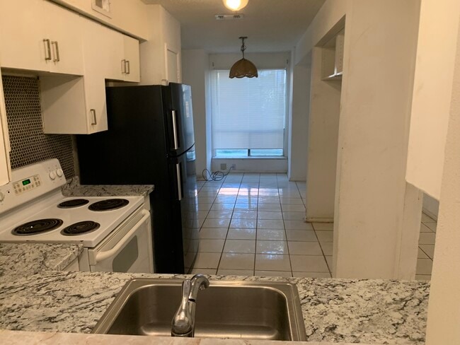 Building Photo - 15536 Weldon Dr