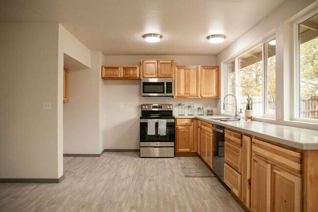 Foto del edificio - Amazing 3bed 2 bath home in the heart of Bonanza.
