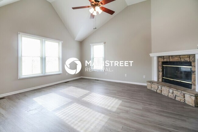 Building Photo - 3 Bedroom Pet-Friendly Home in Kearney, MO with Main Street Renewal