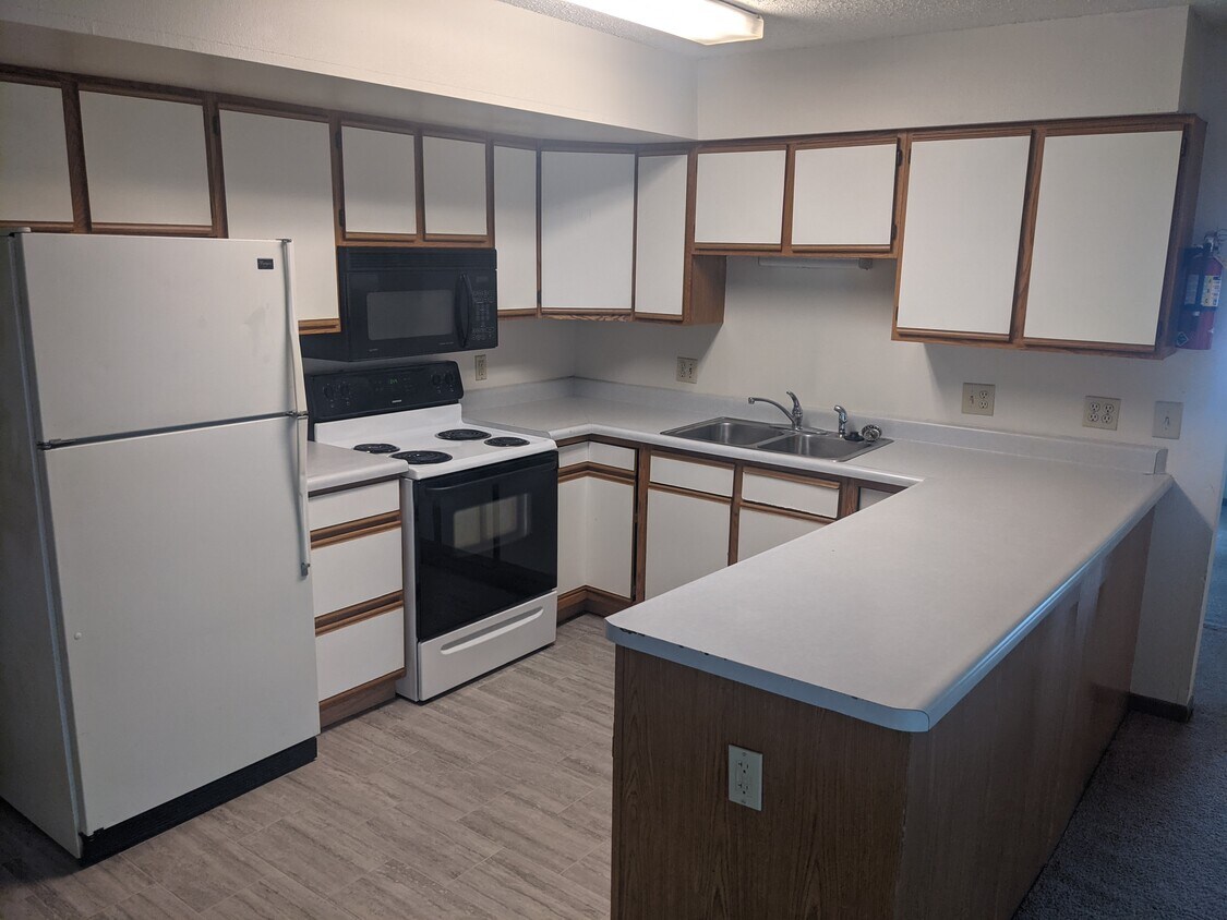 426 S Johnson St Unit 2, Iowa City, IA 52240 Apartments in Iowa City