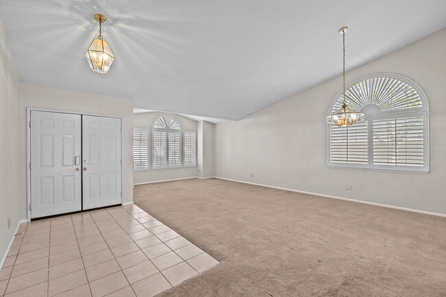 Foto del edificio - 620 Walnut Cir