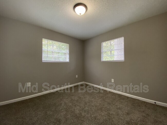 Foto del edificio - 5015 Ballinger Rd