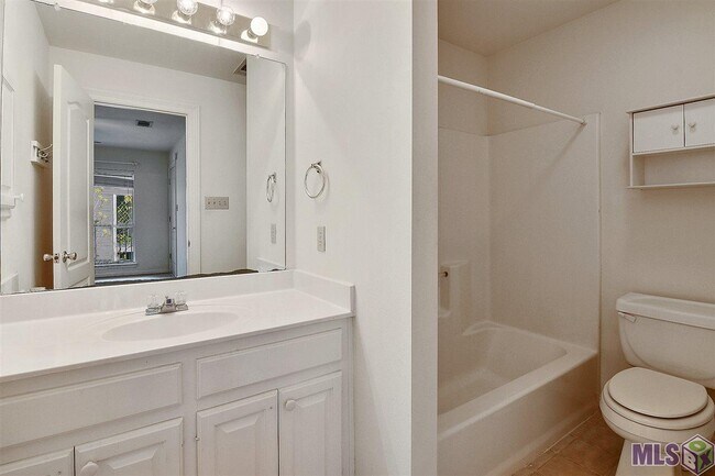 baño 1 - 5145 Nicholson Dr